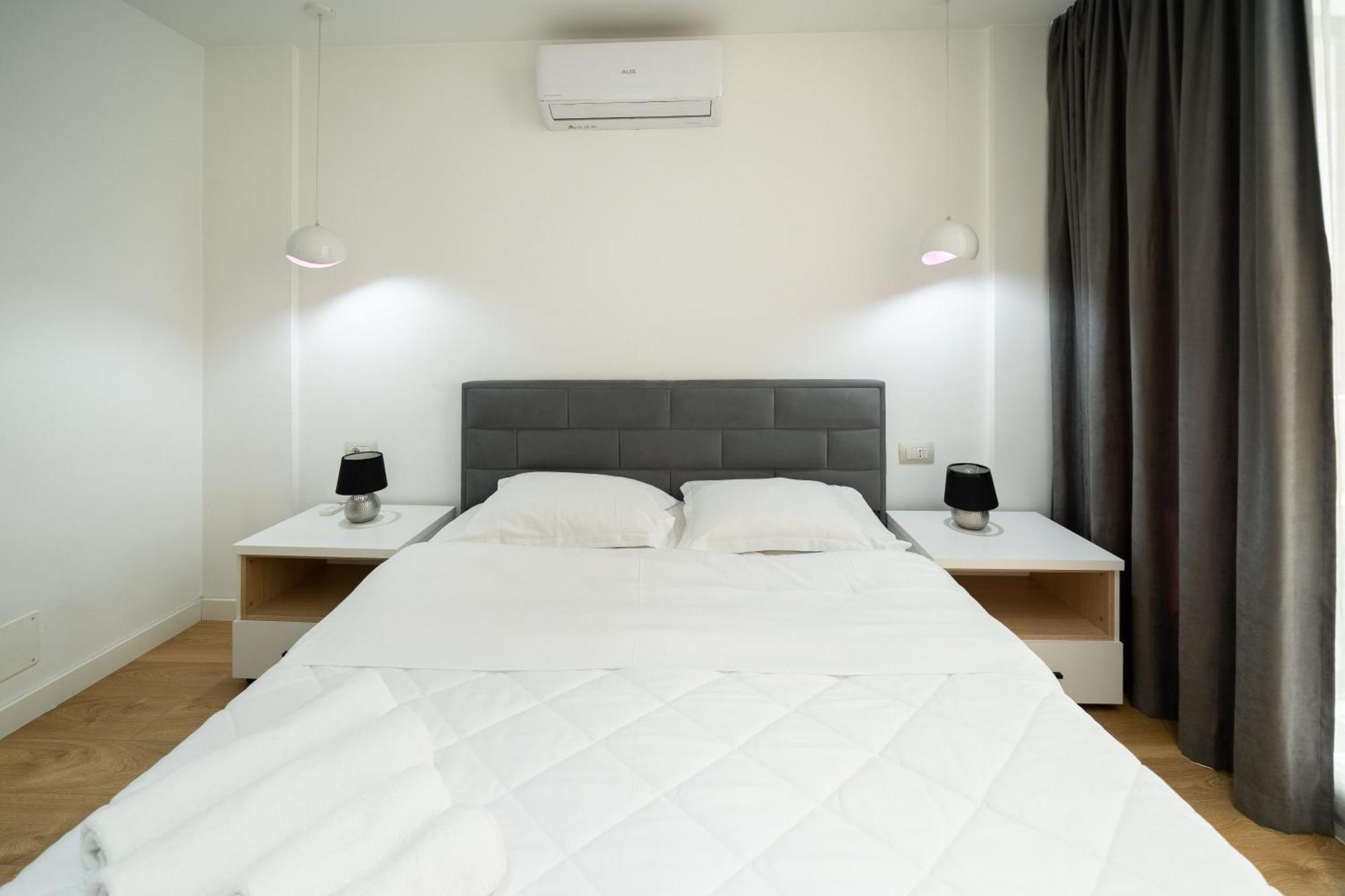 Cosy Urban Central Apartment Tirana Exterior foto